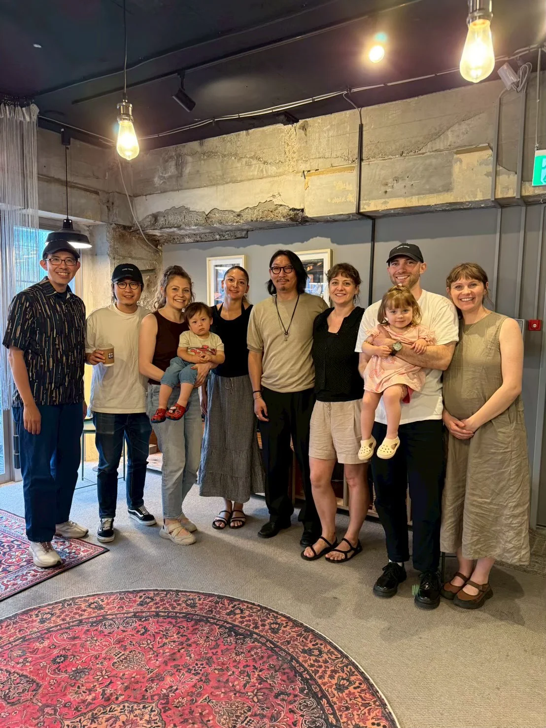 Over Coffee Hubに集まるデルタ・クロス・チャーチのみなさん